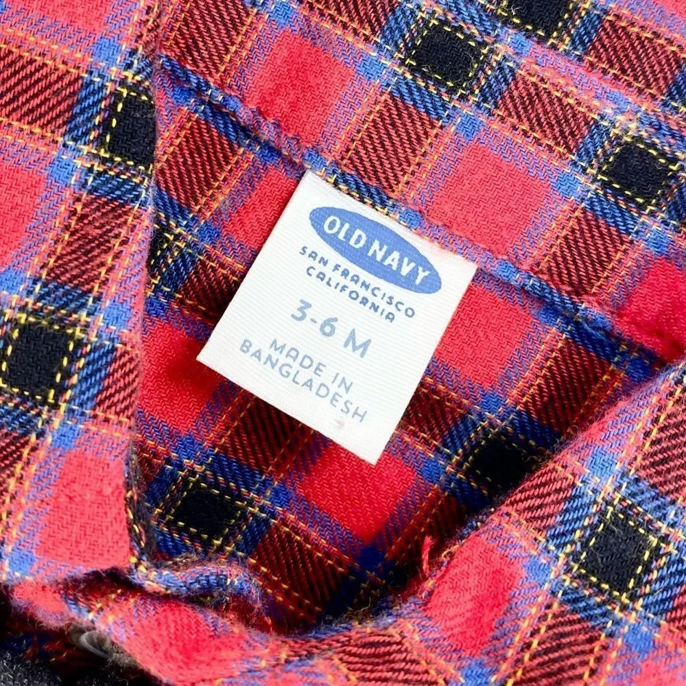 Old navy plaid button down Christmas shirt with attached tie 3-6m